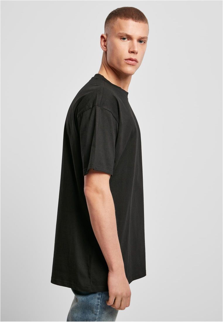 T-shirt oversize heavy porté — détail de la coupe