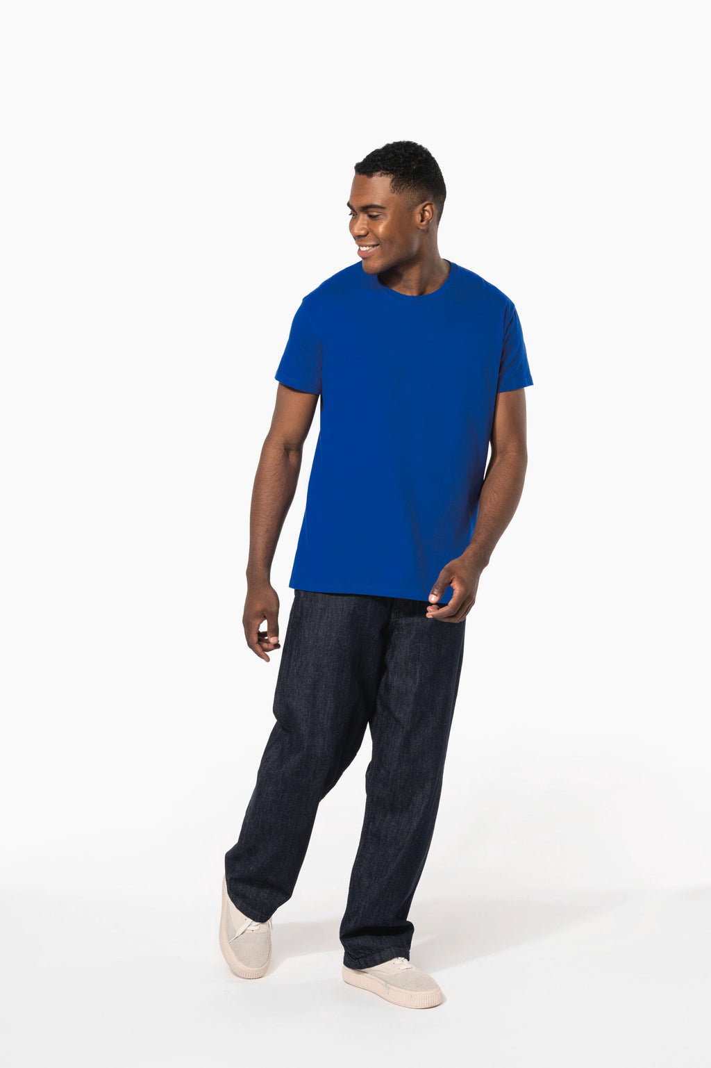 T-shirt bio 150 homme personnalisable porté — vue 5