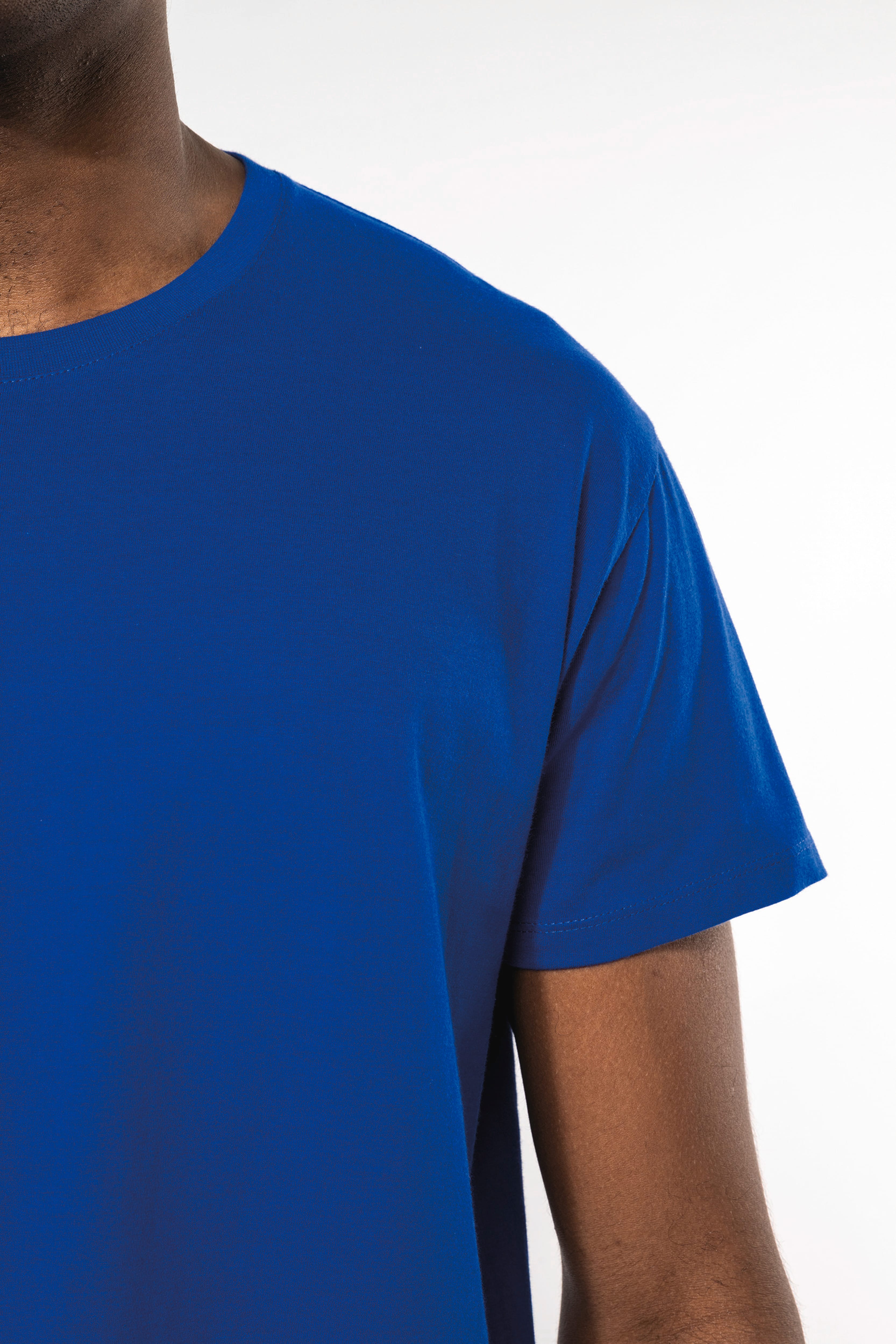 T-shirt bio 150 homme personnalisable porté — vue 6