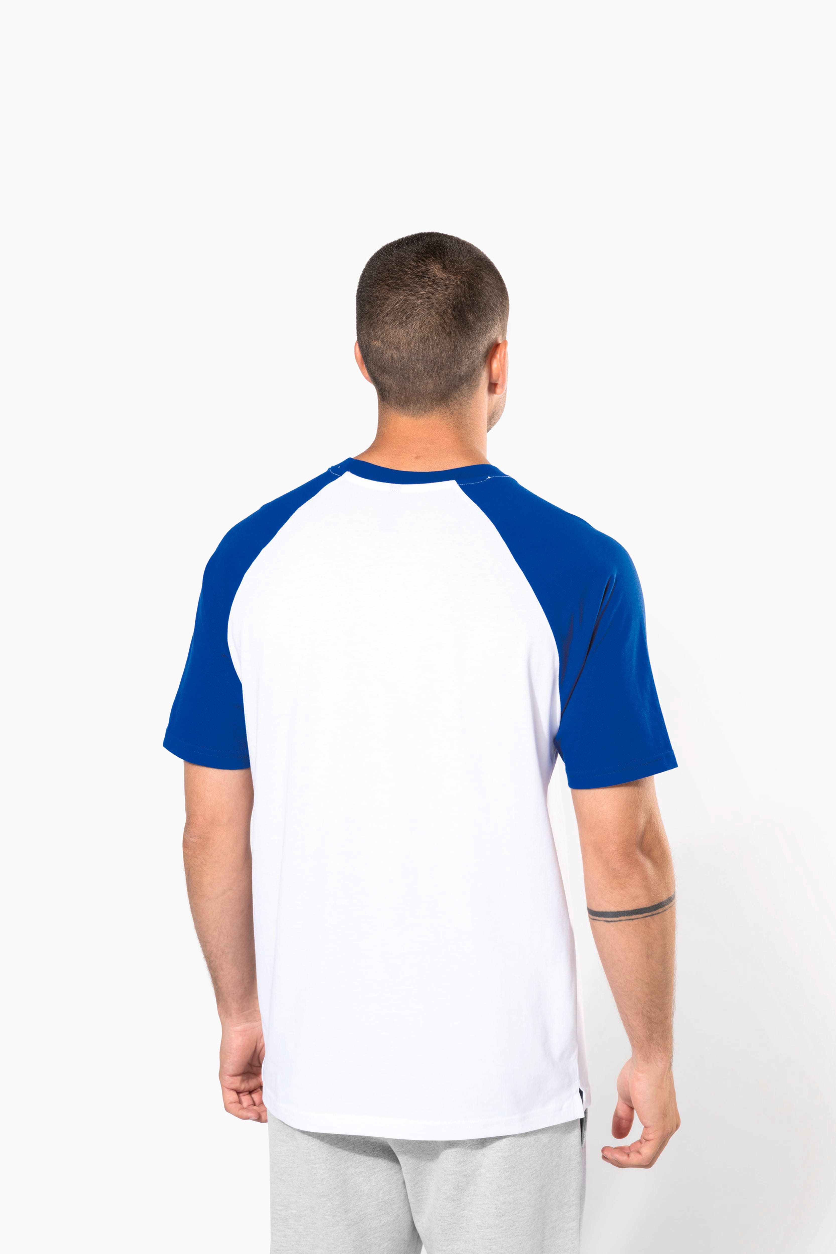 T-shirt baseball bicolore porté 2