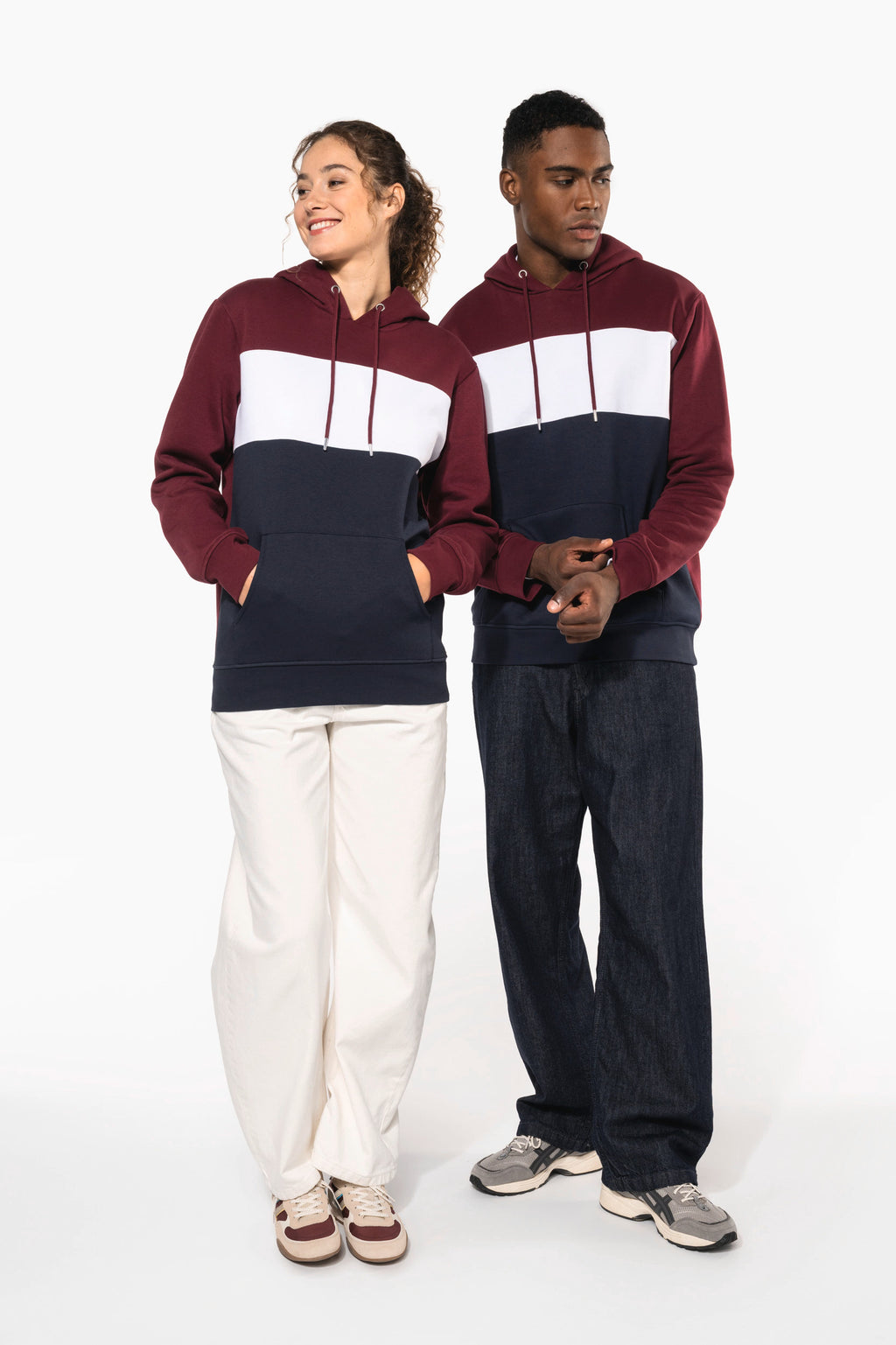 Hoodie tricolore unisexe porte - visuel 7