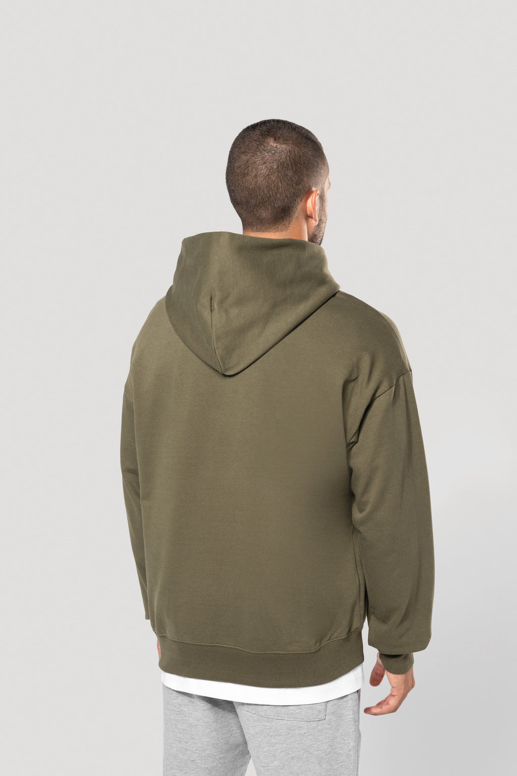Hoodie oversize molleton unisexe — porté 3