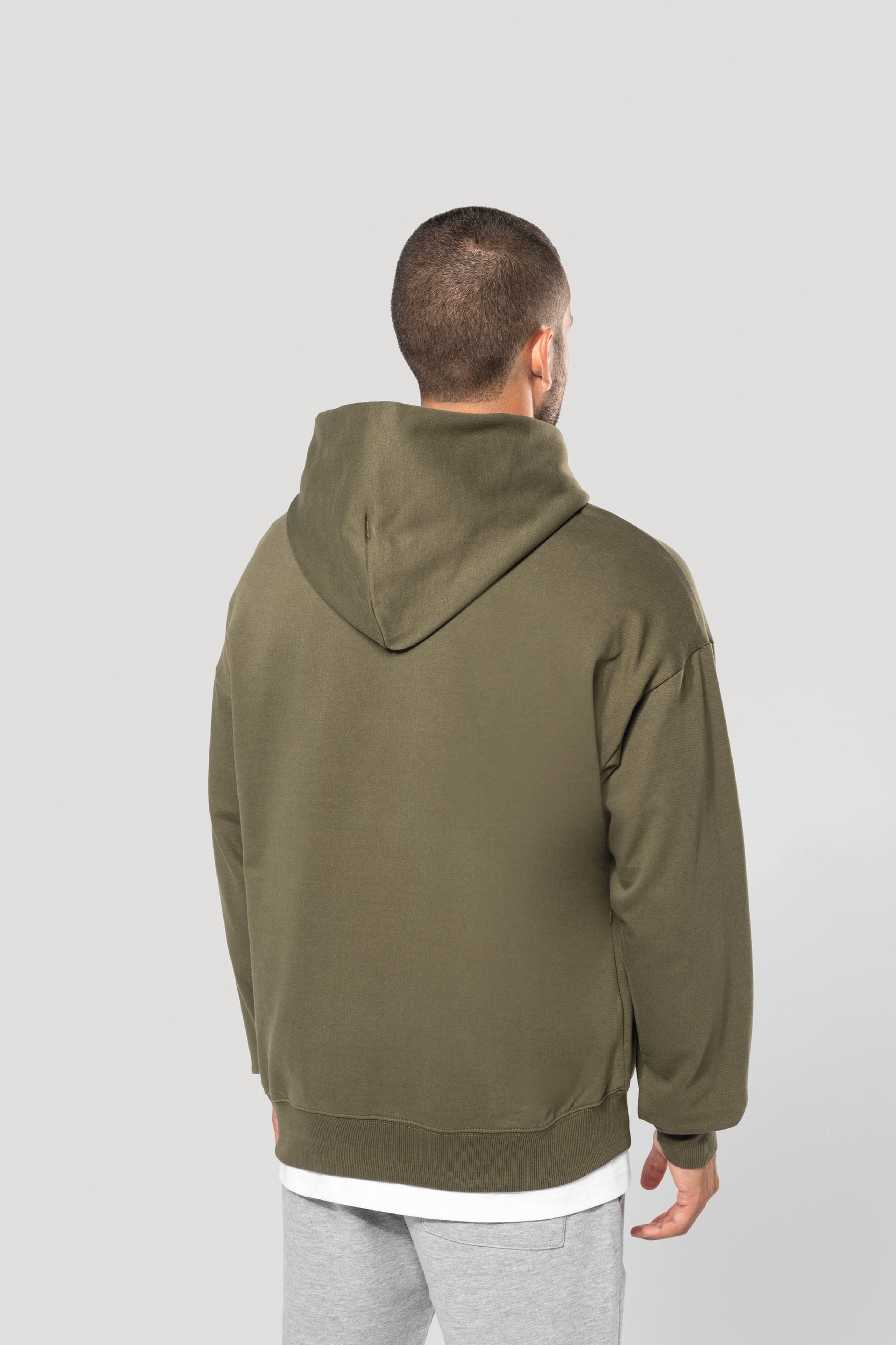 Hoodie oversize molleton unisexe — porté 3