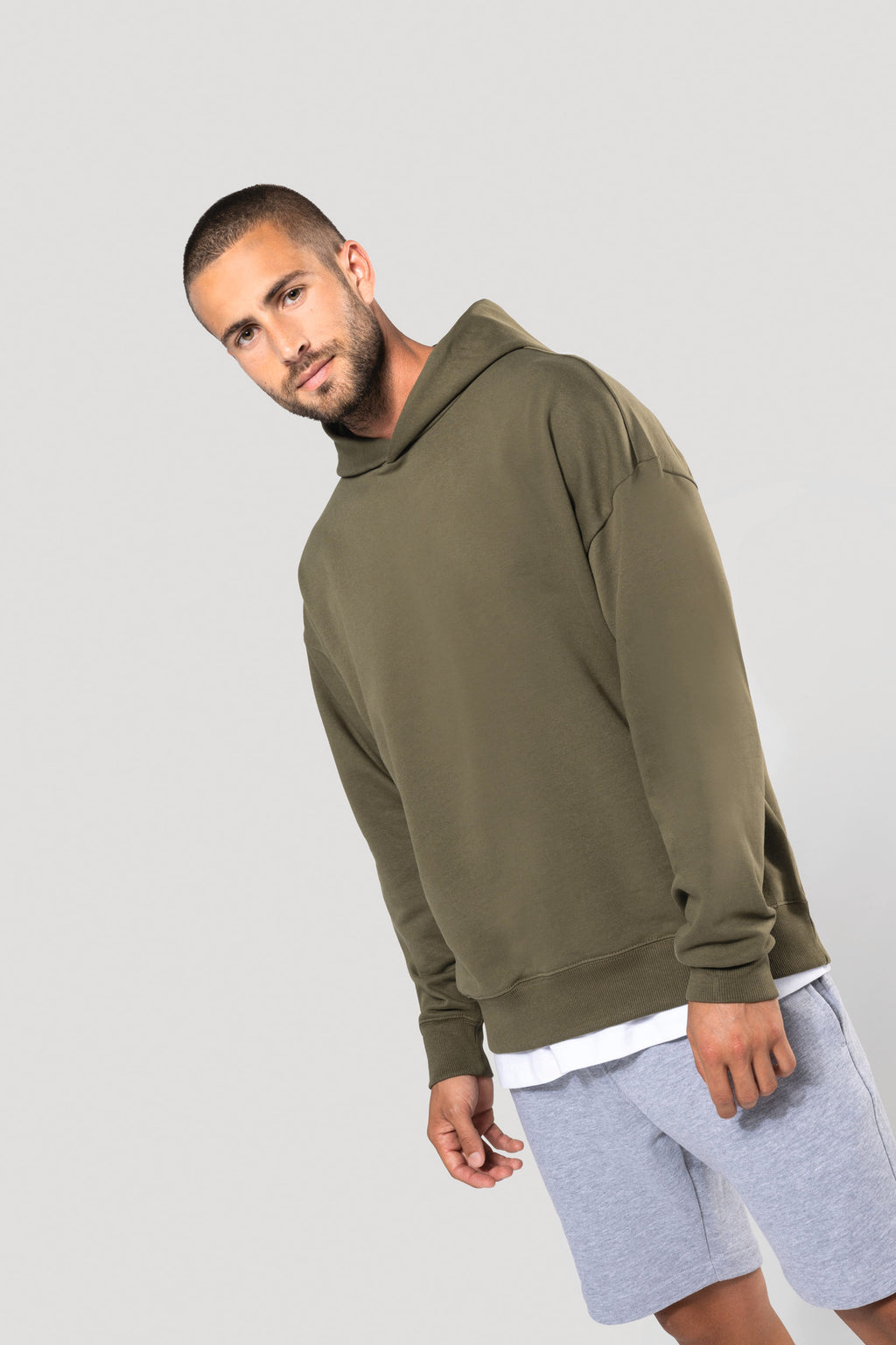 Hoodie oversize molleton unisexe — porté 4