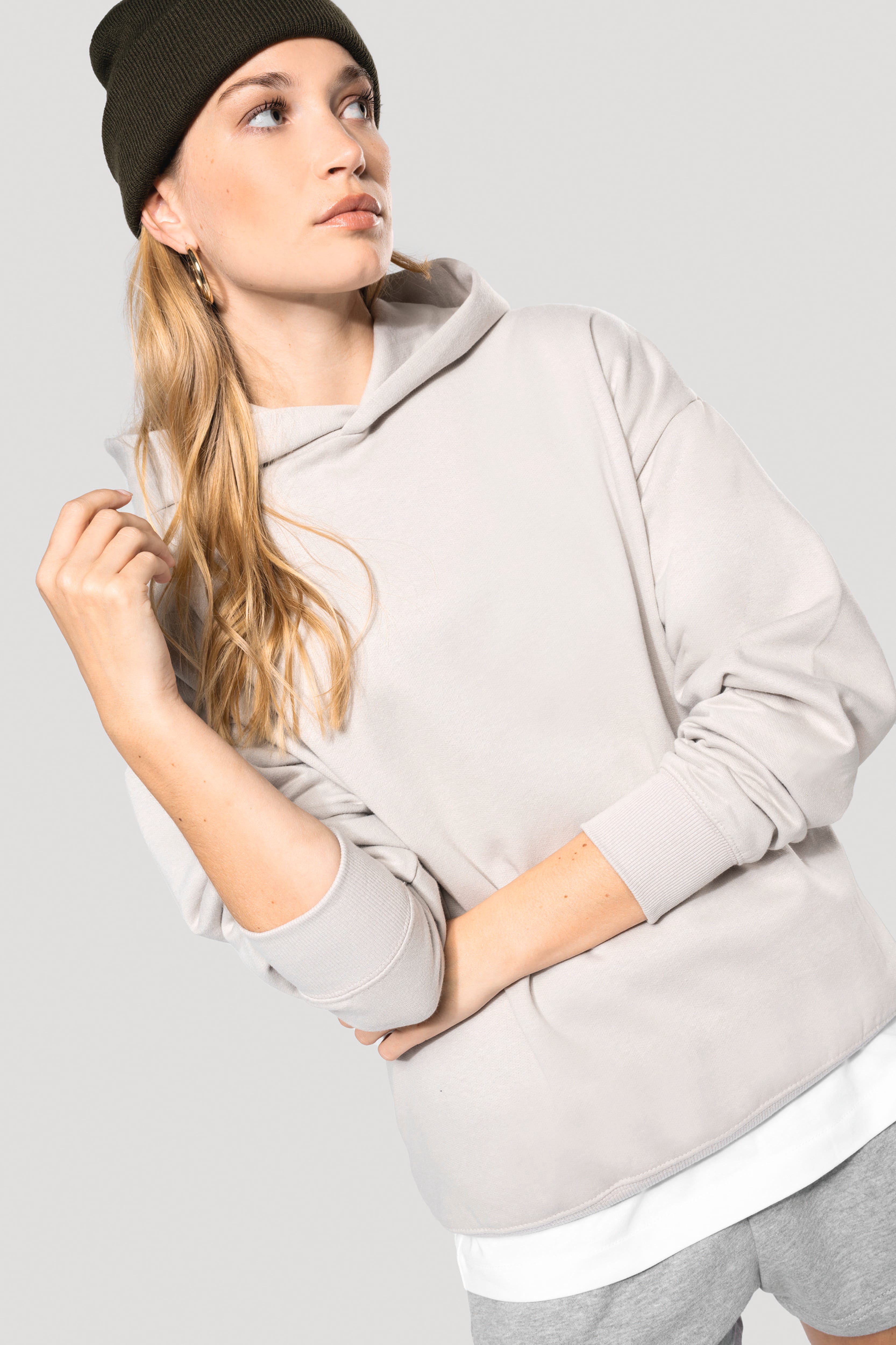 Hoodie oversize molleton unisexe — porté 6