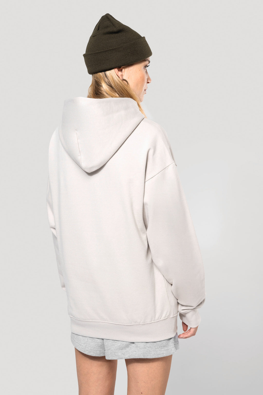 Hoodie oversize molleton unisexe — porté 7