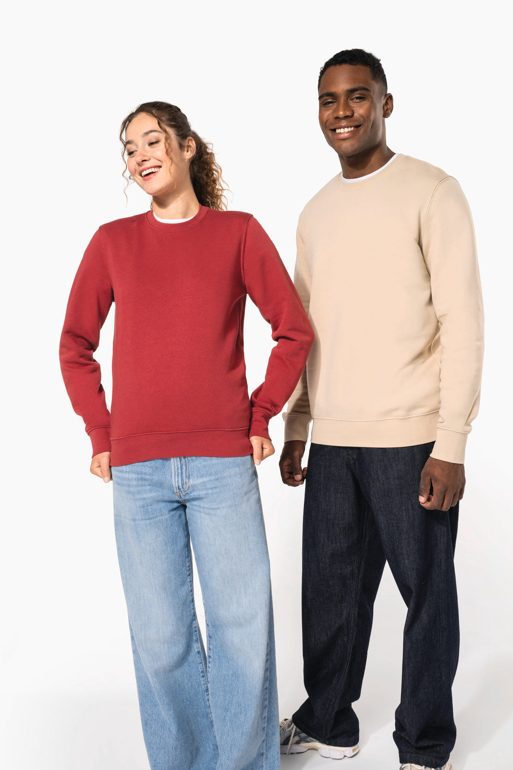 Sweatshirt col rond unisexe porté — visuel 10