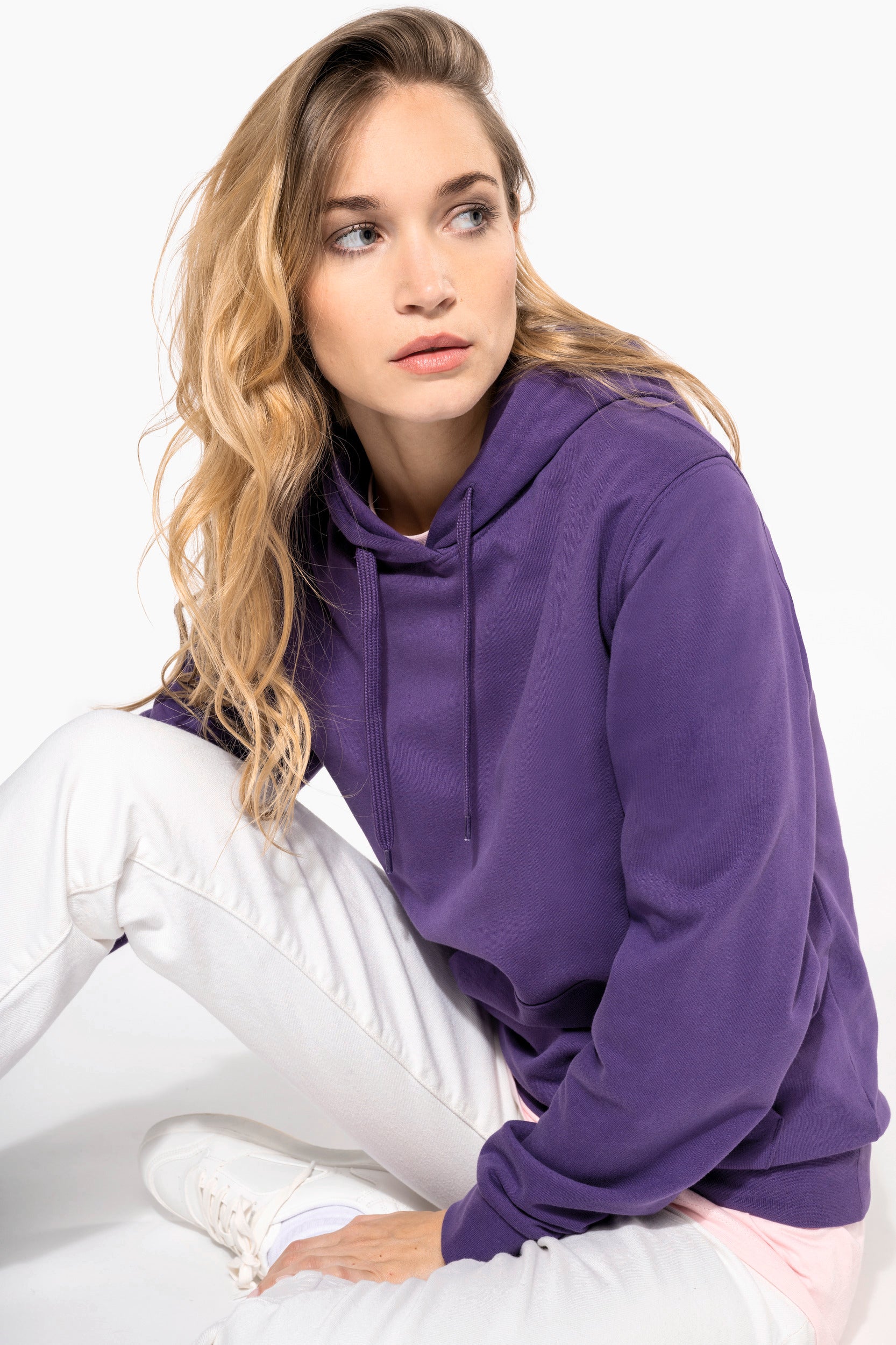 Hoodie femme personnalisable — visuel porté 7