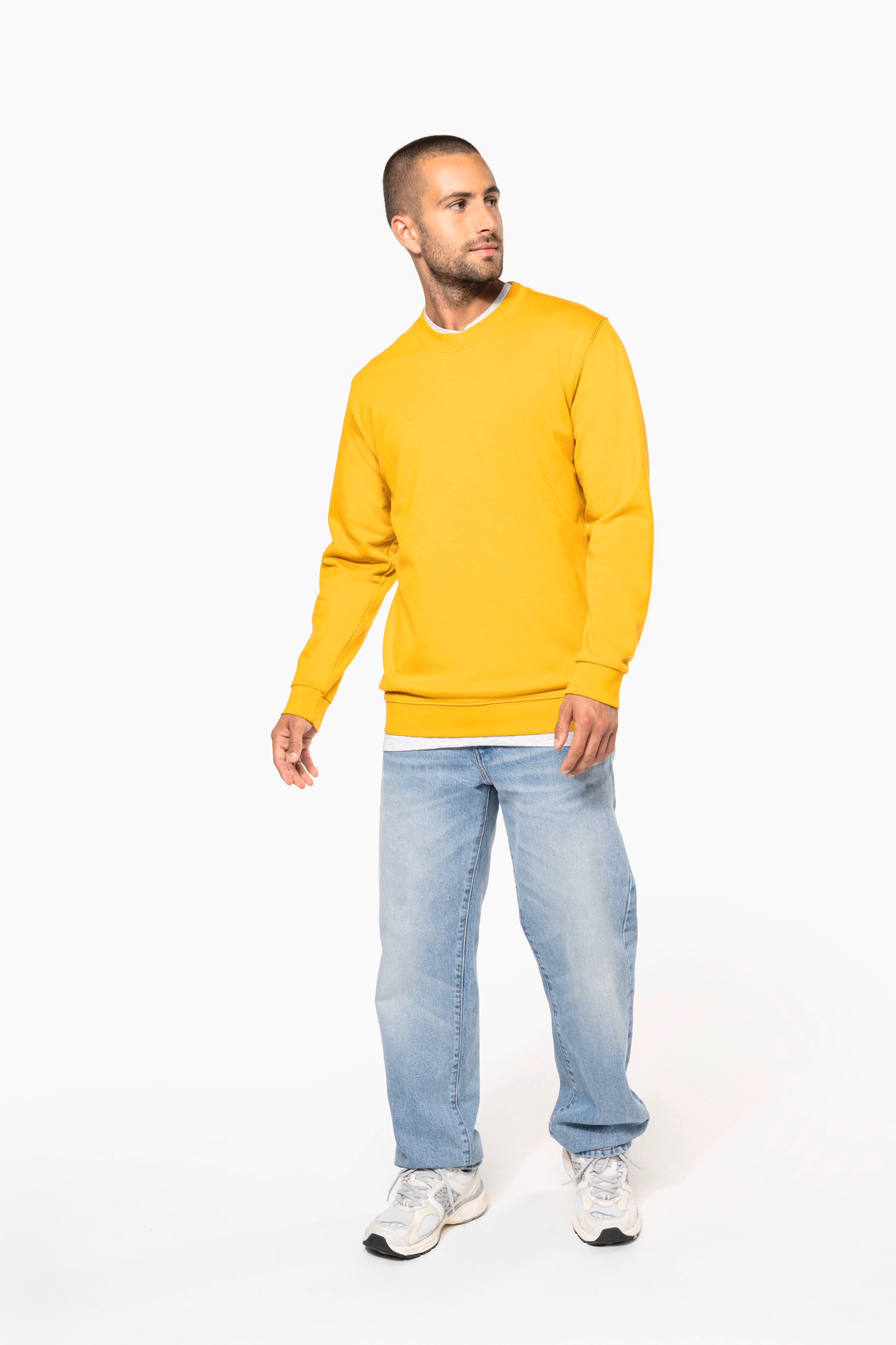 Sweatshirt col rond unisexe personnalisable — visuel porté 4