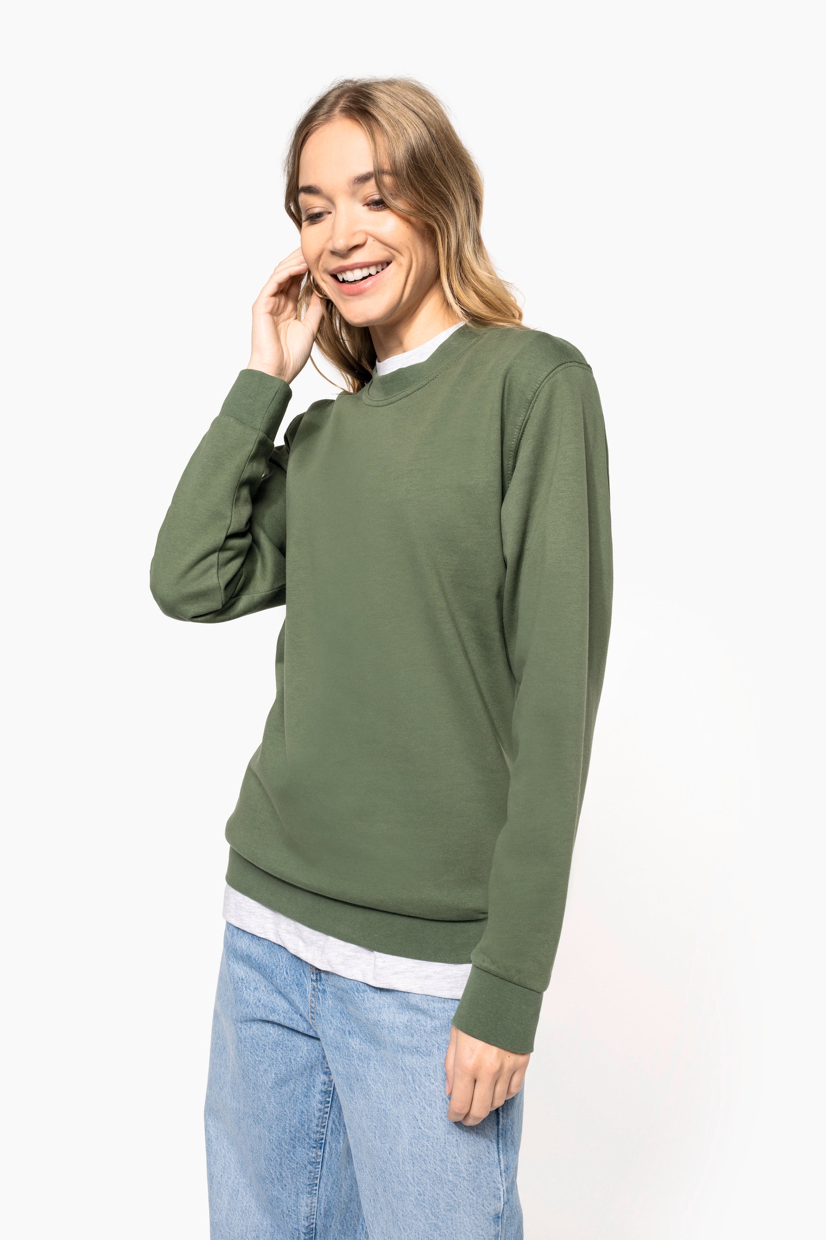 Sweatshirt col rond unisexe personnalisable — visuel porté 8