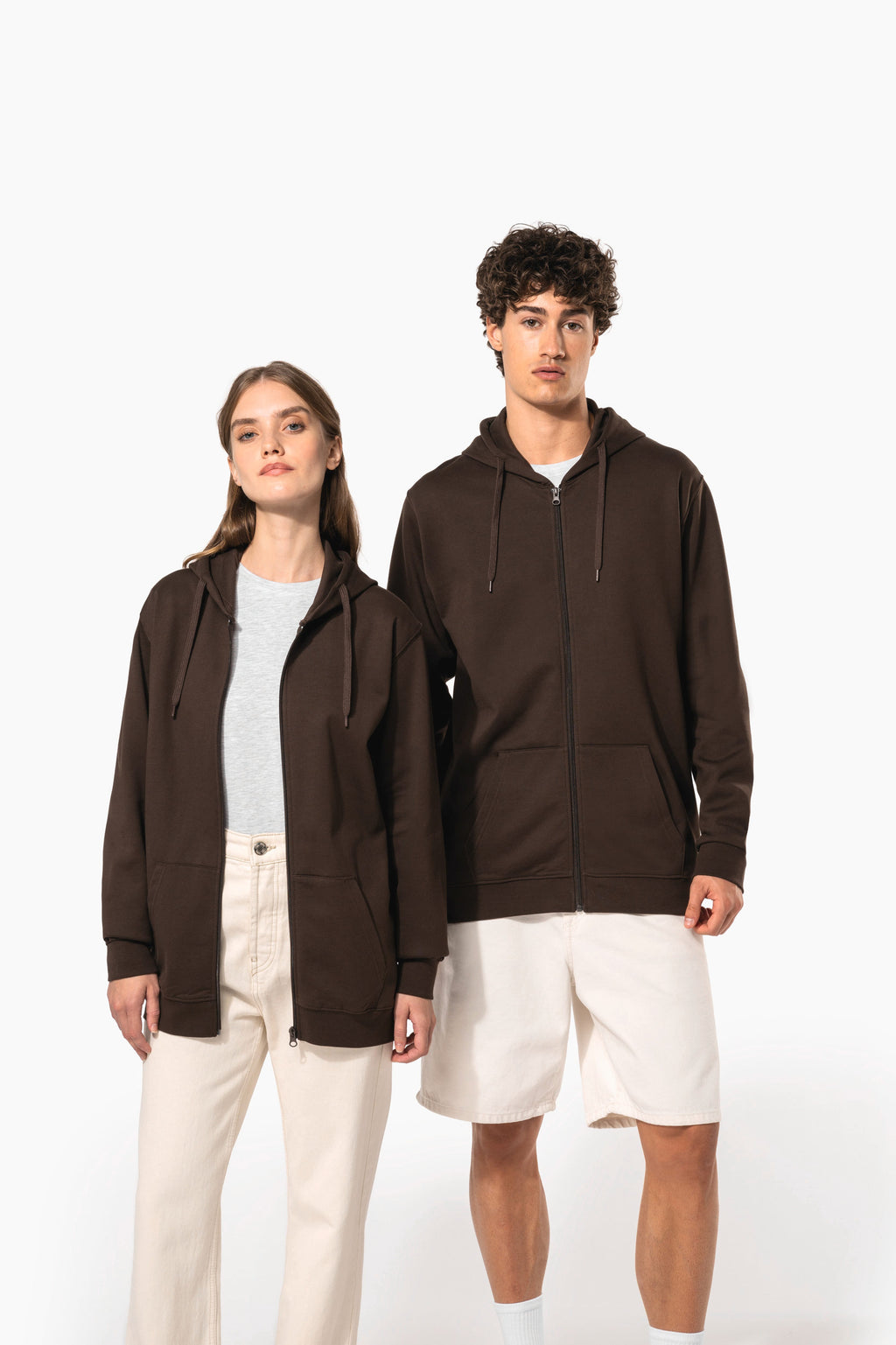 Sweat zippé à capuche unisexe personnalisable — visuel porté 7