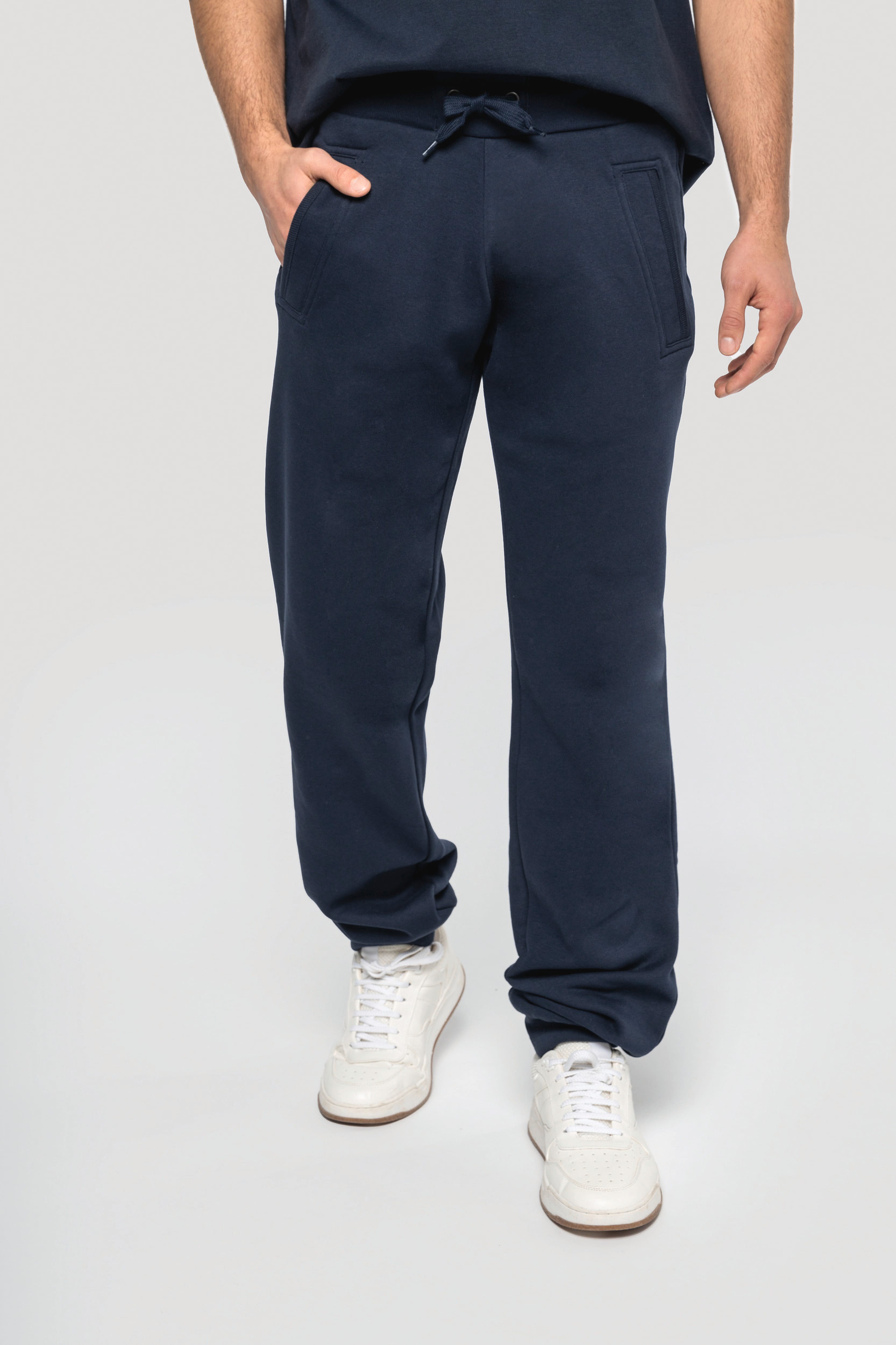 Jogging athleisure unisexe porté