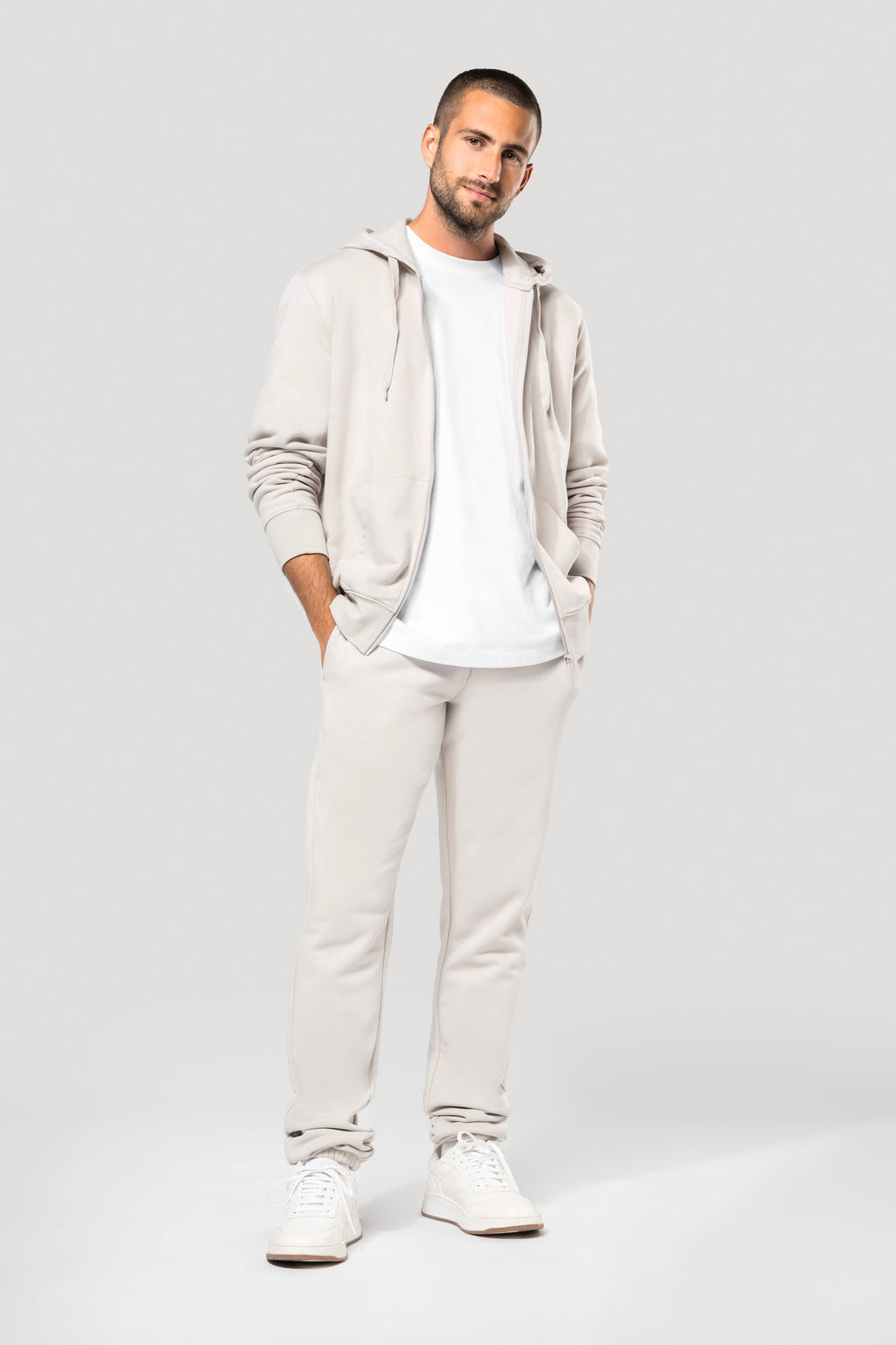 Jogging molleton bio porté, détail de coupe