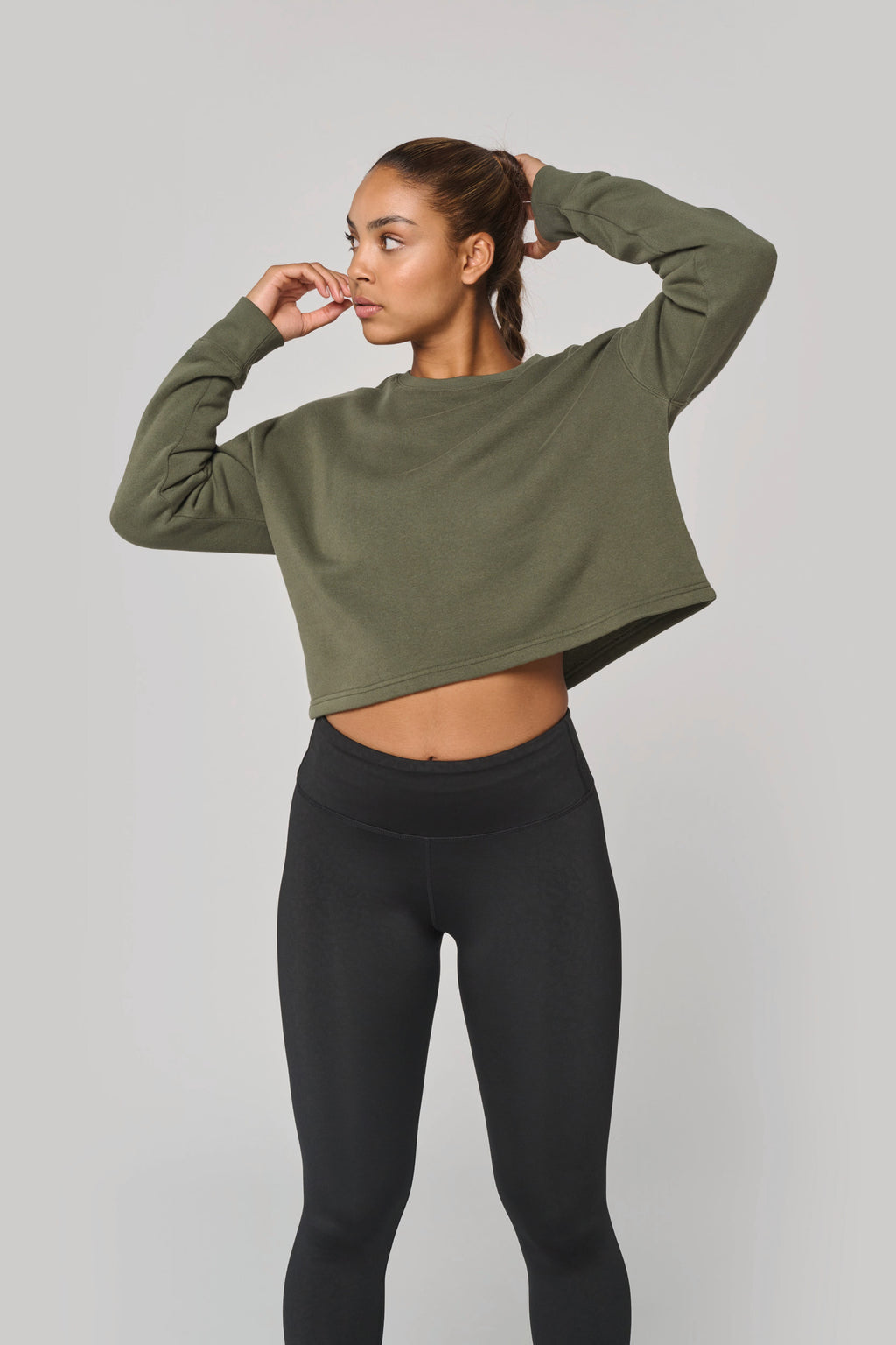 Sweatshirt crop femme personnalisable — porté