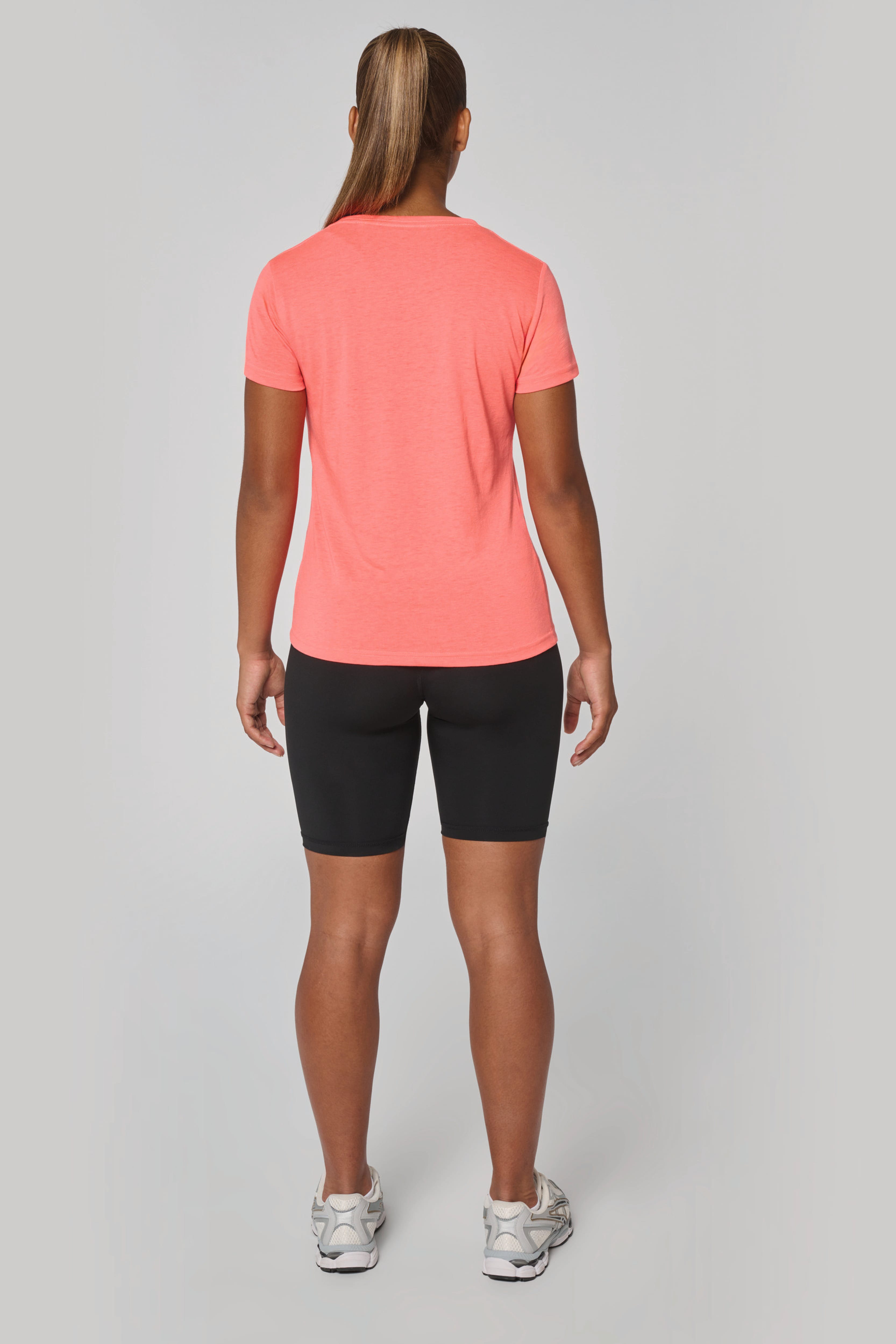 T-shirt triblend femme porté — vue de dos