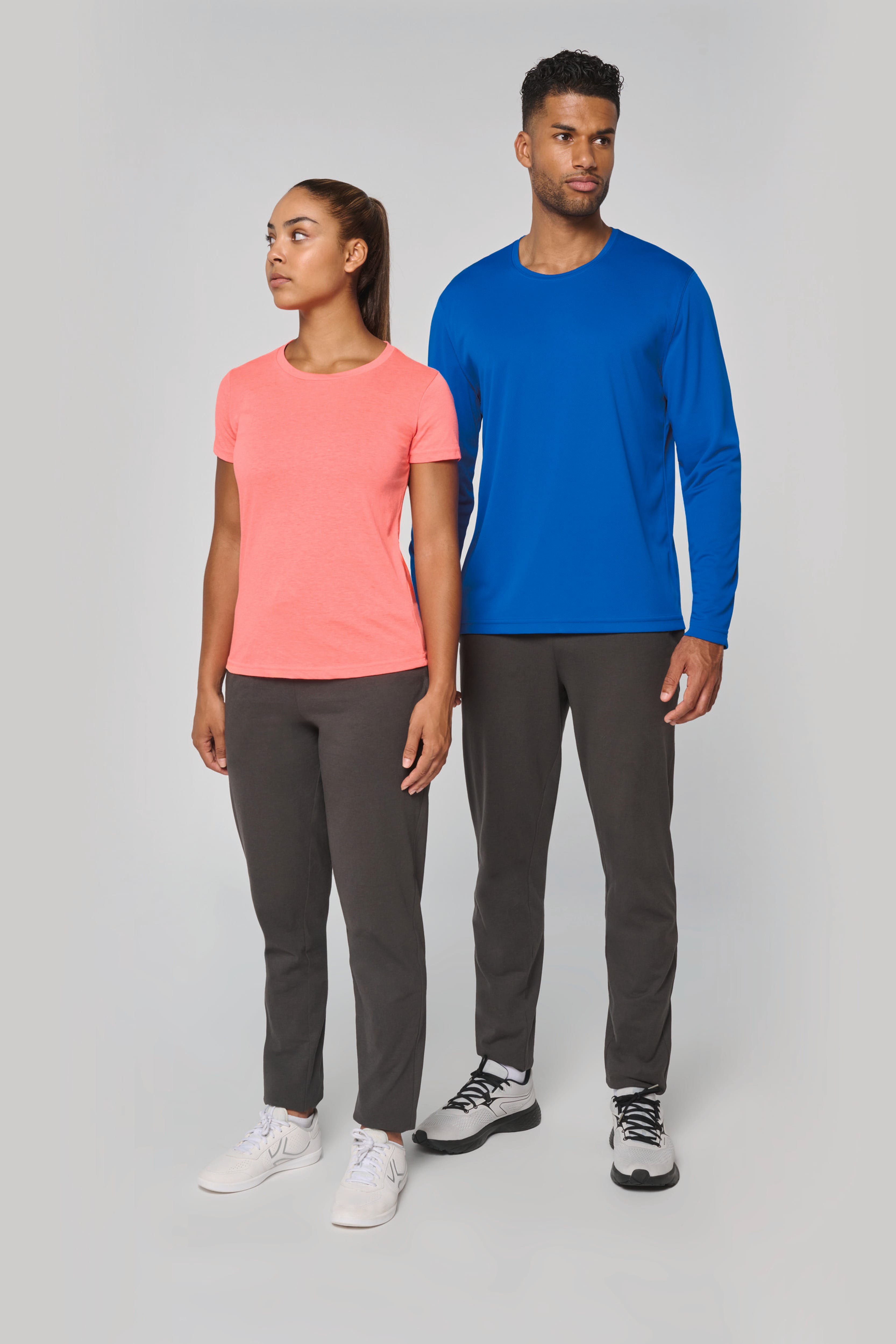 T-shirt triblend femme porté en situation — vue d'ensemble
